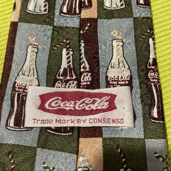 COCA-COLA Merchandise  Branded 100% Silk Tie - Picture 4 of 4
